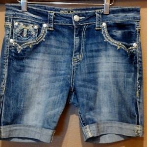 Ladies jean shorts, distressed, Grace in LA easy fit 30